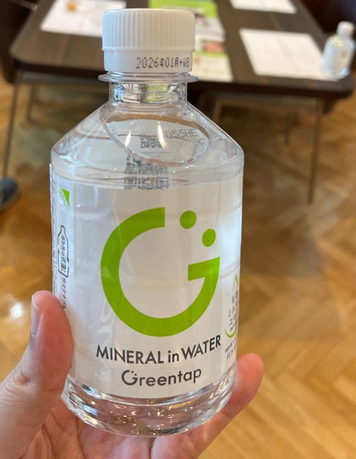 Greentapのお水が入ったペットボトル